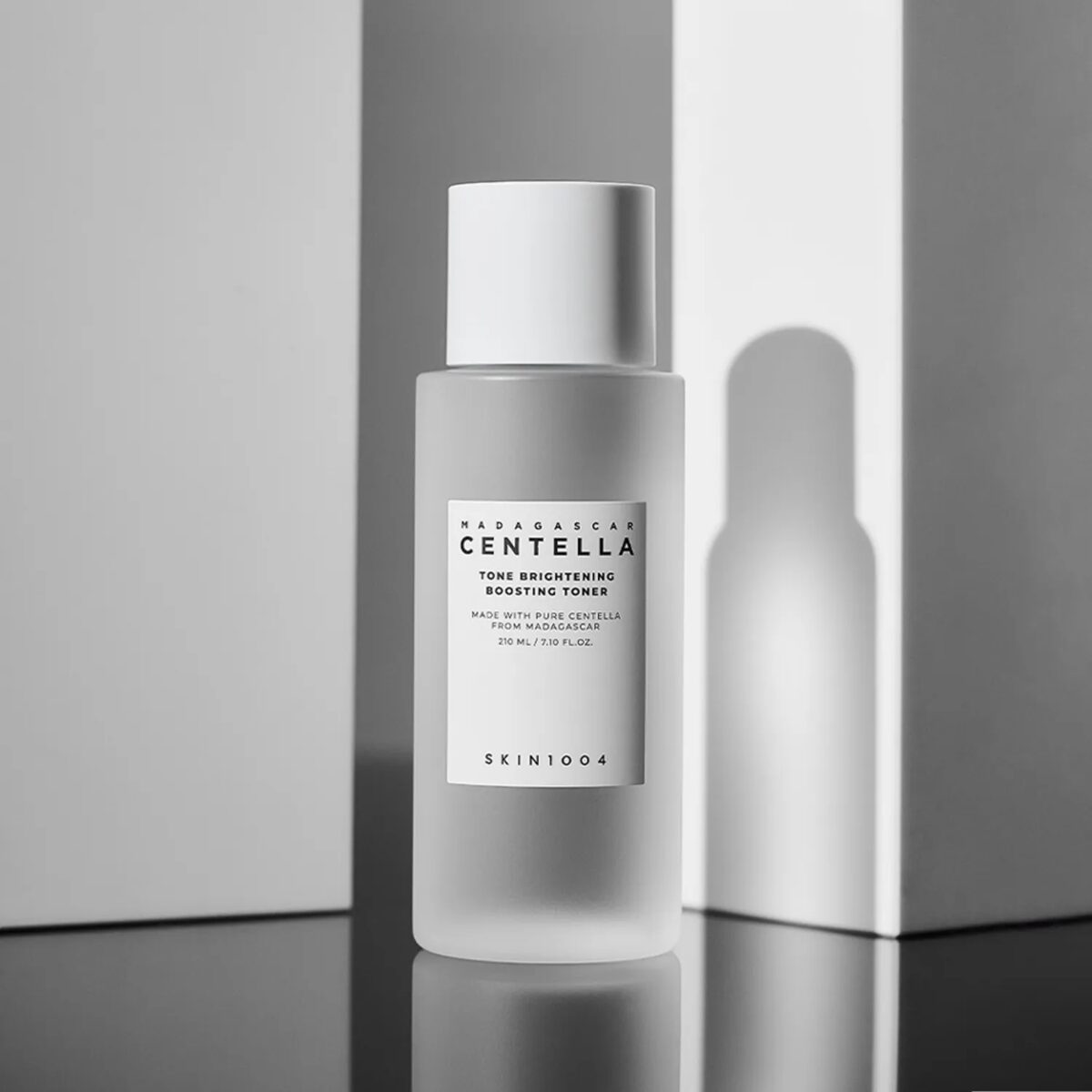 SKIN1004 馬達加斯積雪草美白爽膚水 210ml