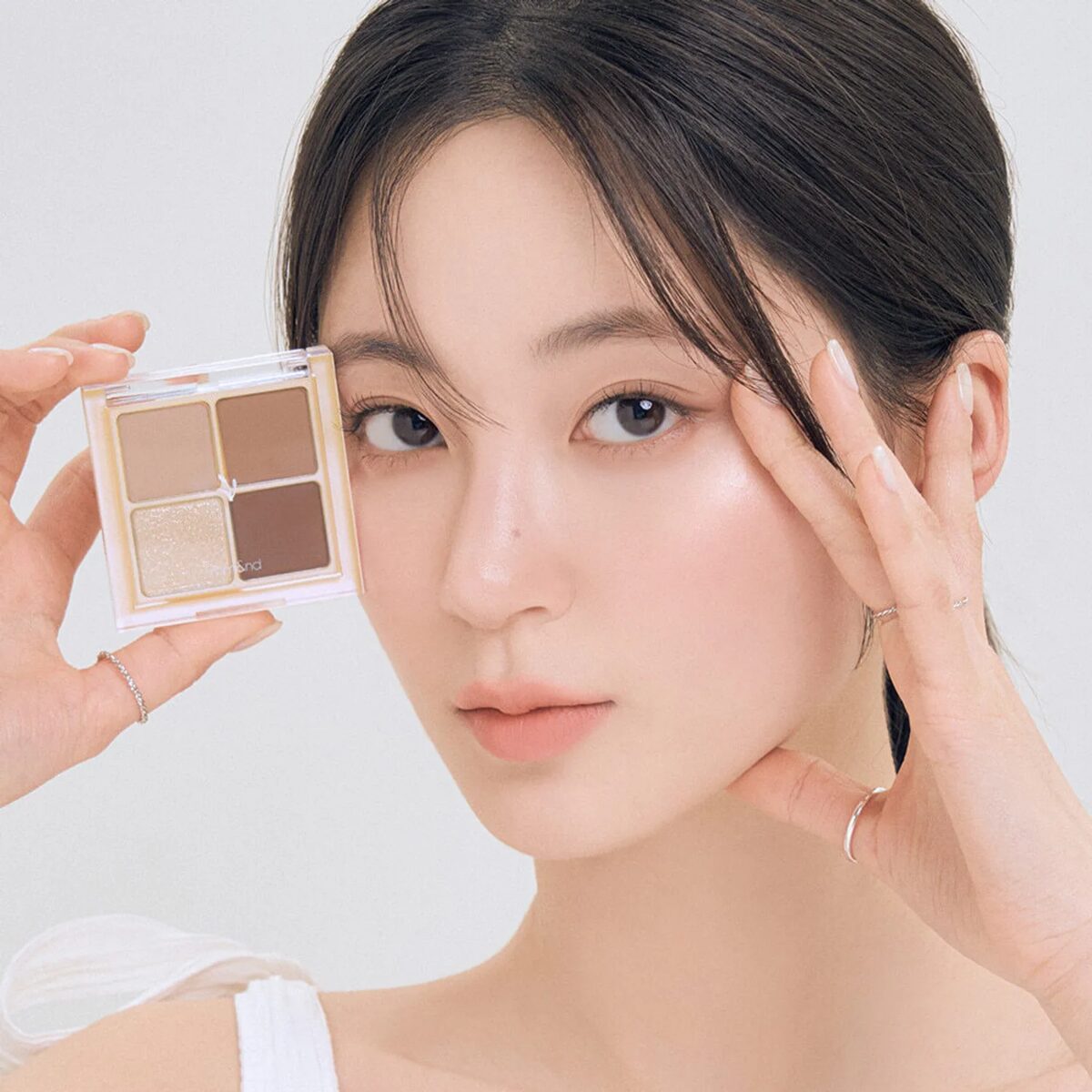 Romand 乾燥花系珠光四色眼影盤